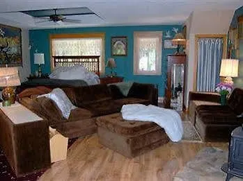 River House Bed And Breakfast-3
